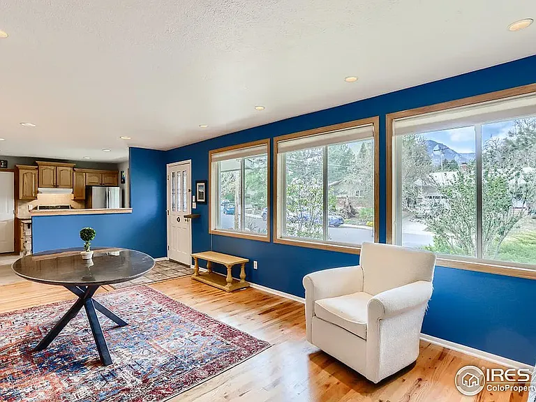 1310 Claremont Dr — Photo 6