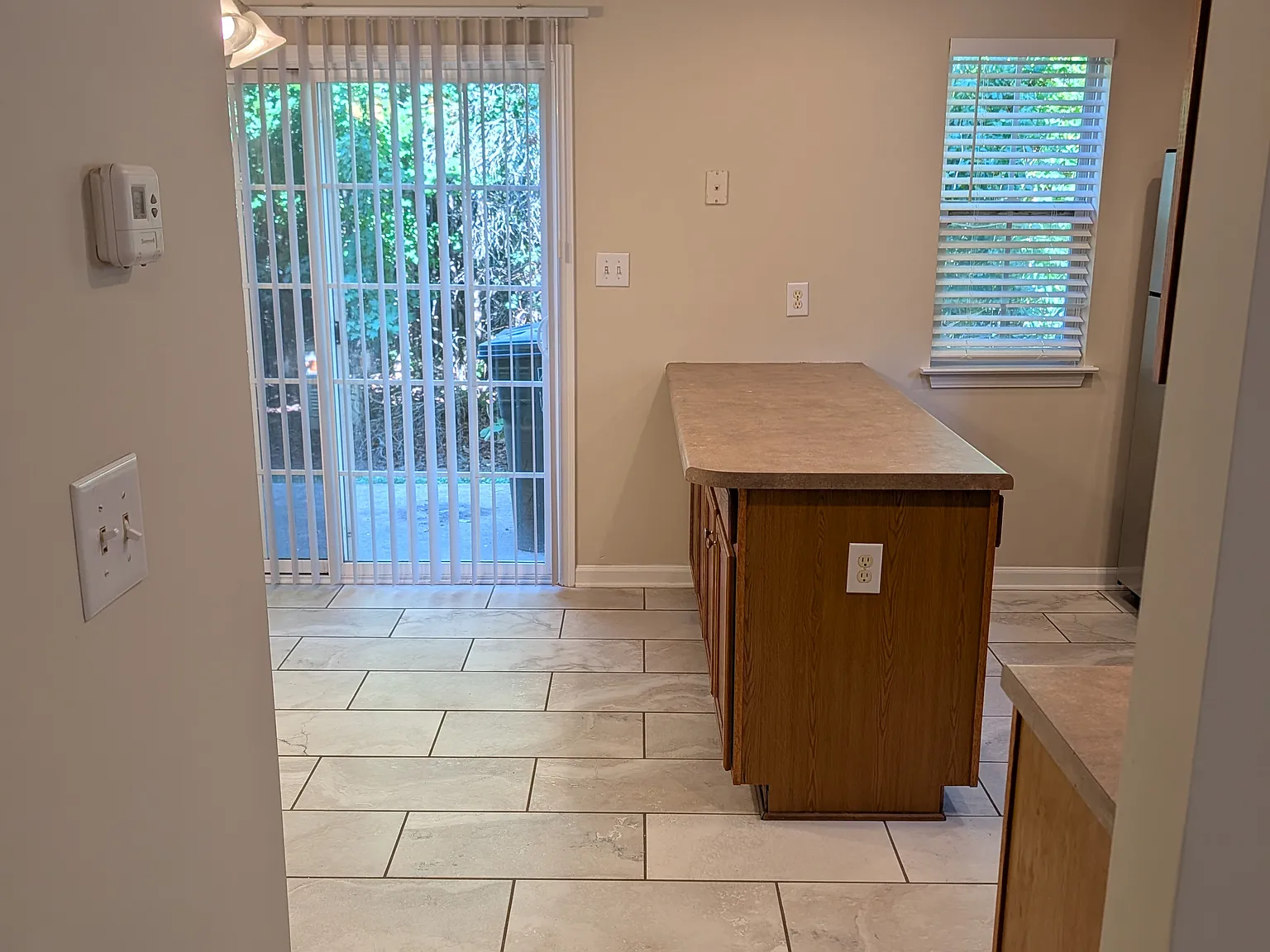 3 bed, 2.5 bath, 1370 sqft, $1,750 — Photo 4