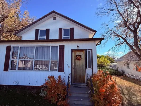 215 NW 5th Ave W, Hanna, AB T0J 1P0