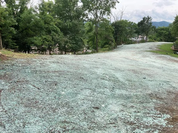 Hillside St, Marion, VA 24354