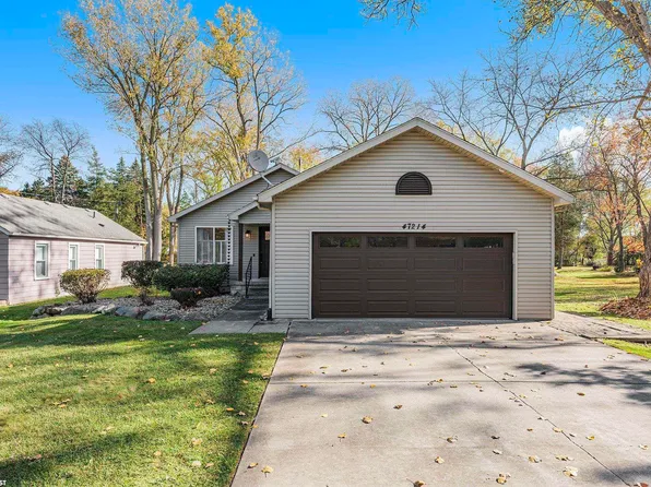 47214 Harry Ave, Shelby Township, MI 48317