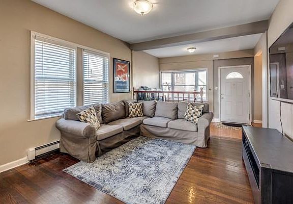 5th image of 42 Howard St