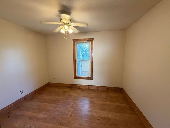 3rd image of 116 Charles Ct #4D5544589