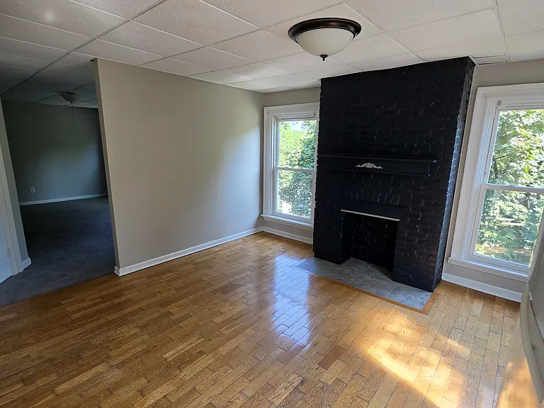 390 Richmond Ave #2 — Photo 3