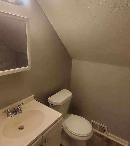 4595 Lee Rd — Photo 13