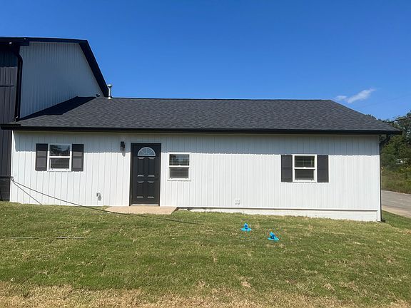 2nd image of 2162 Airport Rd #C