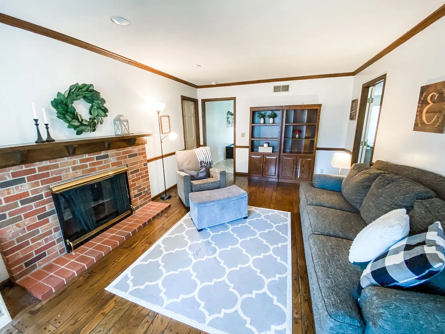2310 Devonshire Dr — Photo 2