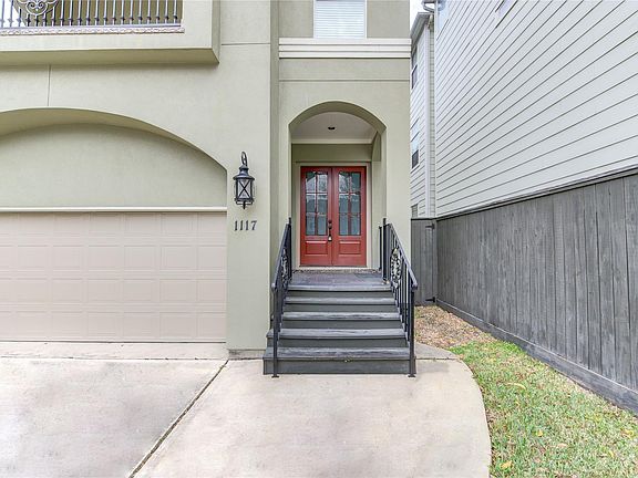 2nd image of 1117 W 18th St