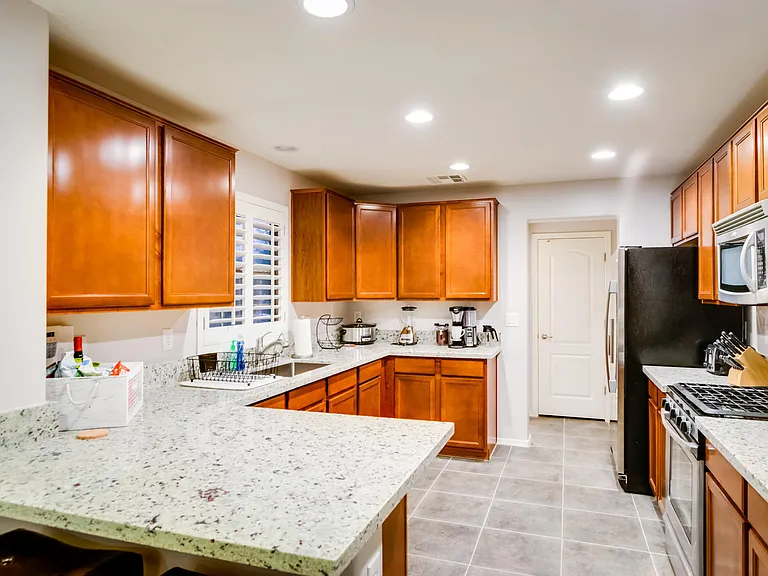 3327 E Loma Vista St — Photo 6