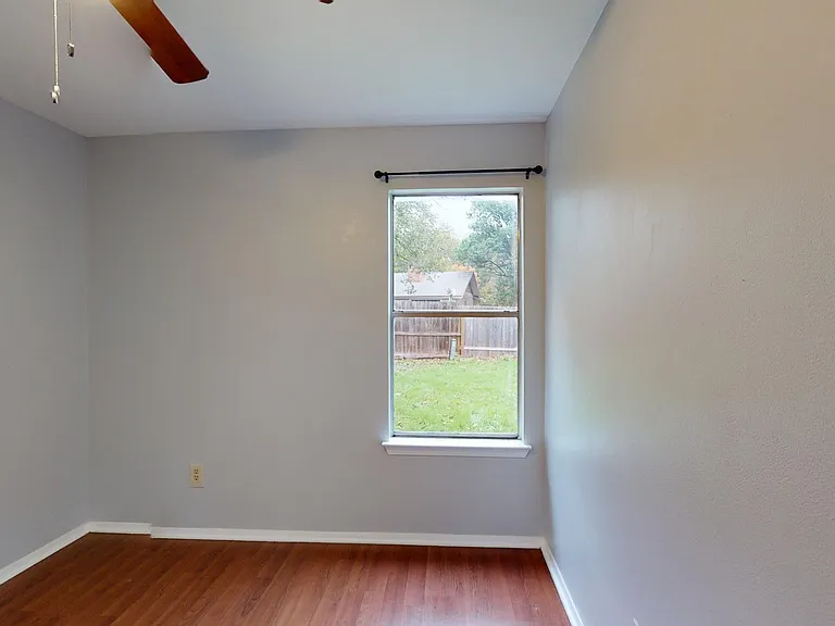 7611 Lunar Dr — Photo 22