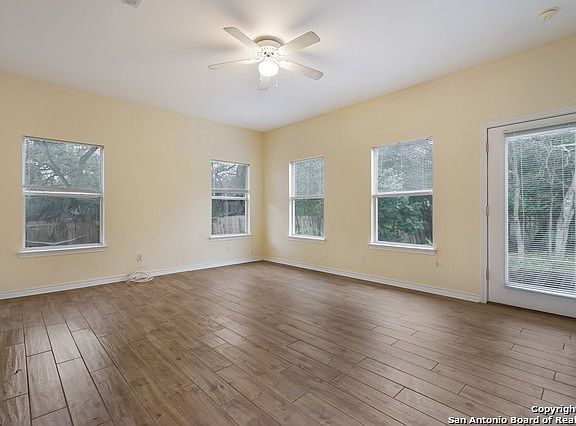 2nd image of 624 Clyde Ct