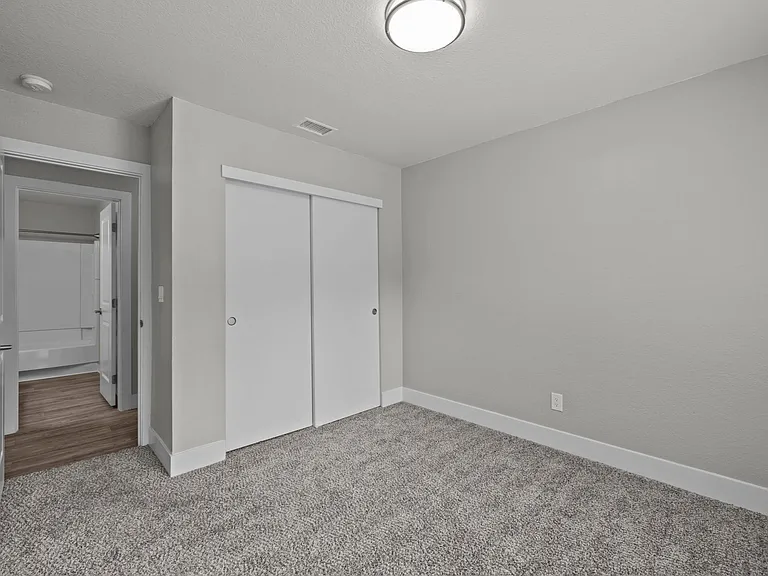 Sutter Station Apartments — Photo 11