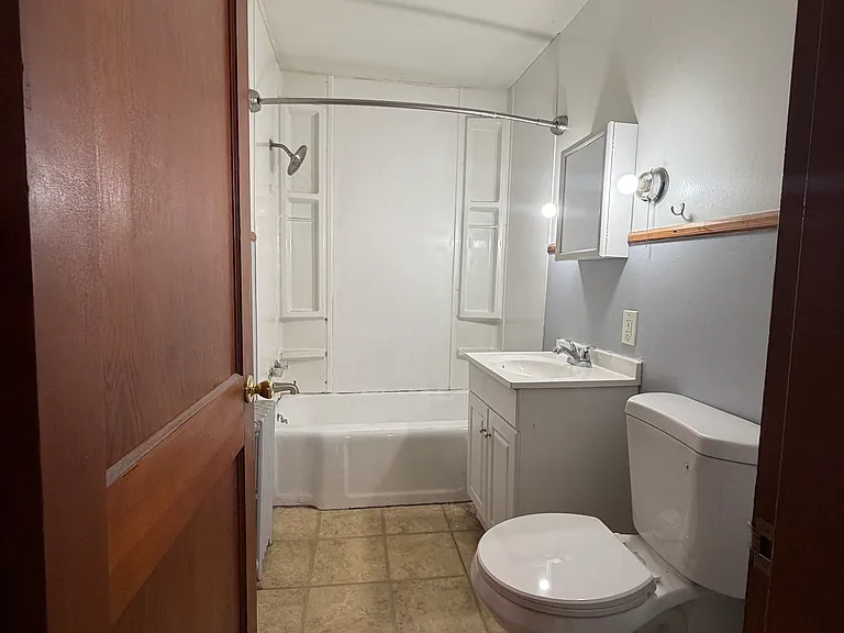 31 Hamel St #1 — Photo 1