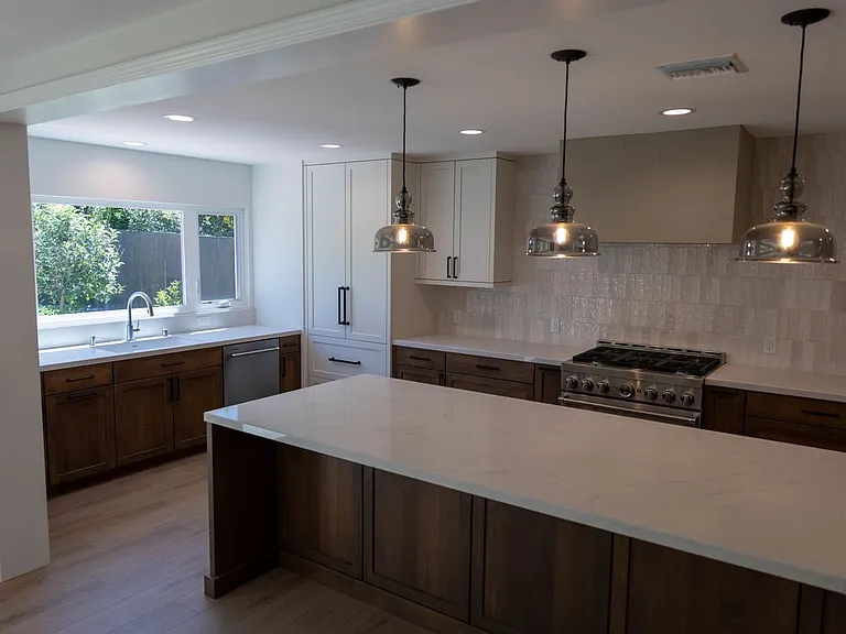 1552 Brentford Ave — Photo 8