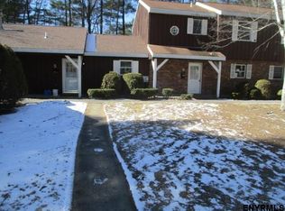 6 Queensway, Queensbury, NY 12804