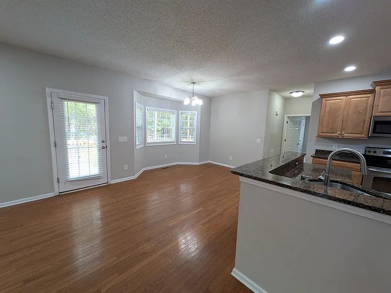 475 Crestview Rd — Photo 12
