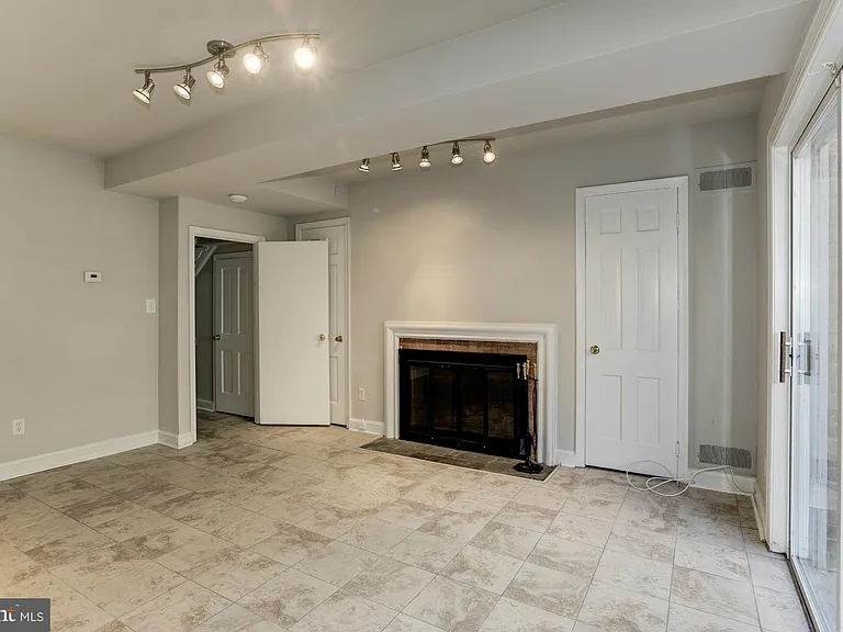 2531 Queen Annes Ln NW — Photo 25