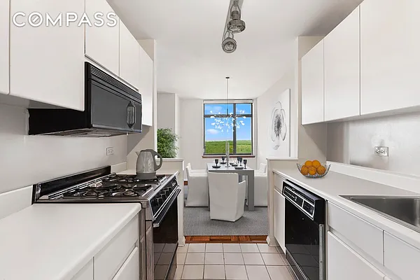 Rented by Compass | media 14