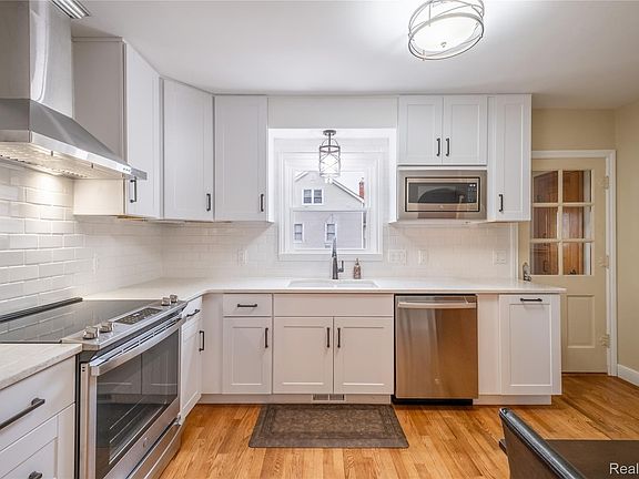 3rd image of 7582 Miller Rd