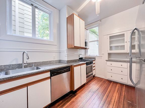 5th image of 1048-1052 Sanchez St #401-403