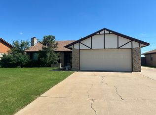 2204 Galaxy Dr, Altus, OK 73521