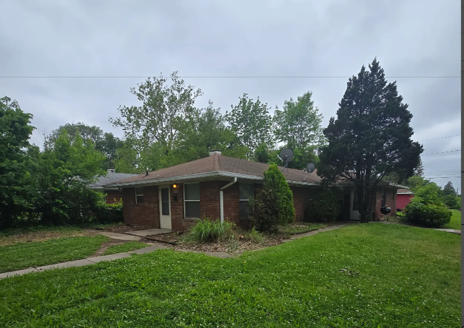 Two Bedroom Duplex Located on Eastside by 38th St and Emerson Ave — Photo 2