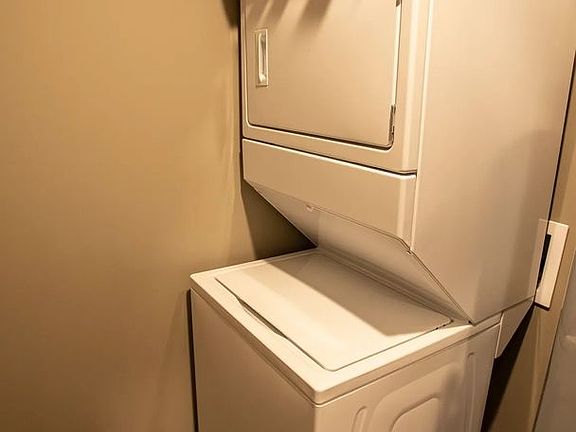4th image of 8 & 34 E Lincoln St #8-105