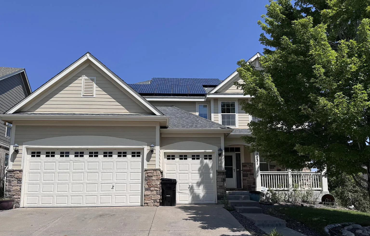 Spacious 5-Bedroom 4.5-Bath Home — Photo 1