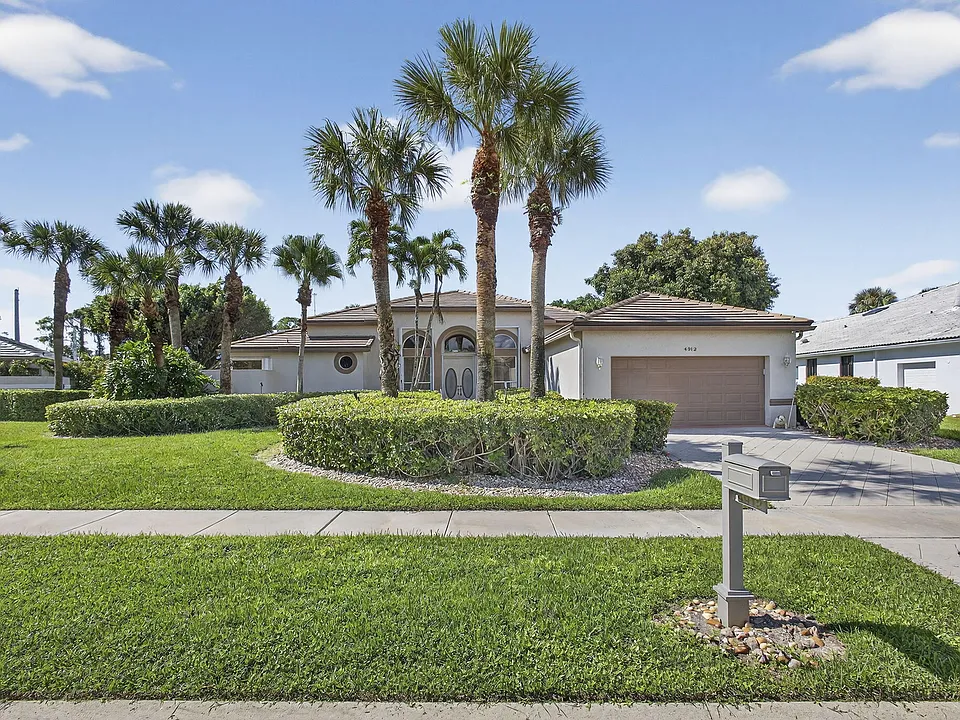 4912 Exeter Estate Ln