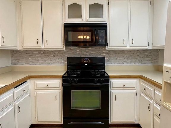 5th image of 306 Vista Ave APT 6