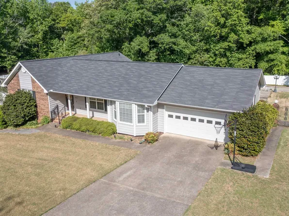 1511 Louise Dr SE, Jacksonville, AL 36265