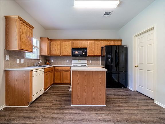 5th image of 509 Grey Feather Ct