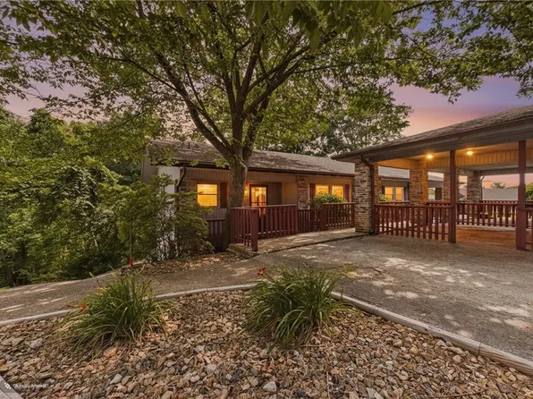 4 Gail Ln, Bella Vista, AR 72715