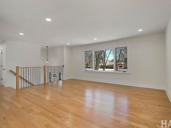 3rd image of 496 Raupp Blvd