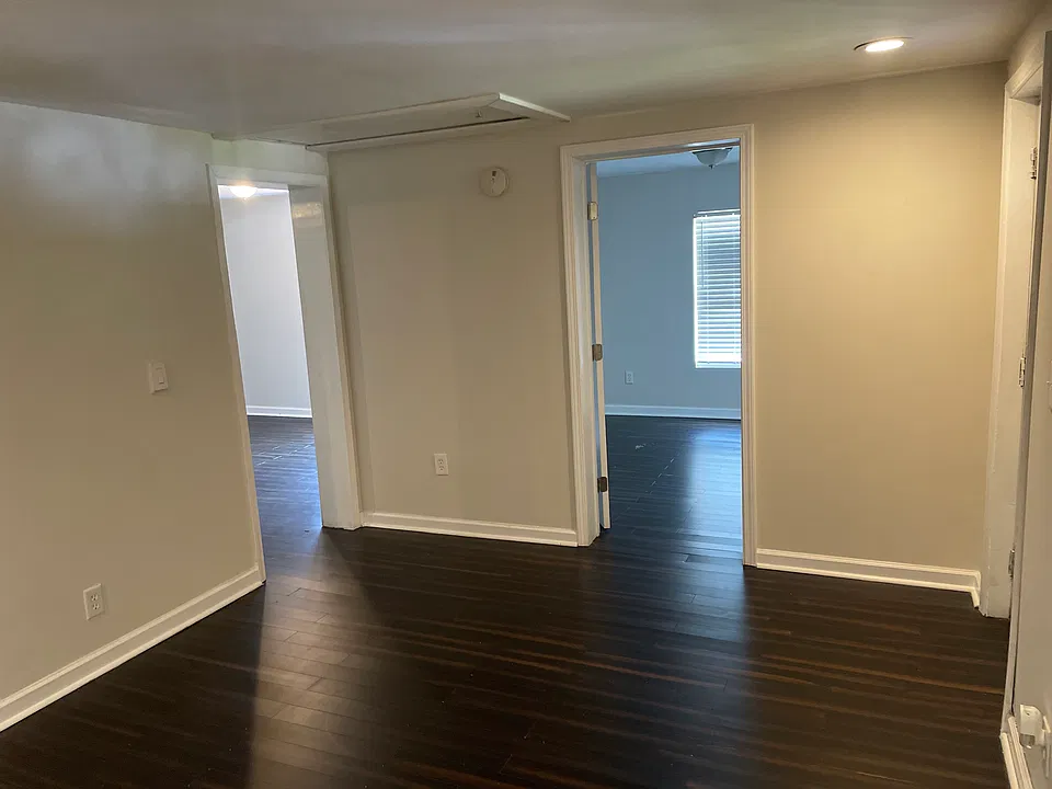930 West Ave