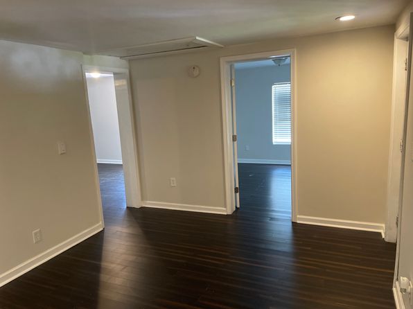 930 West Ave