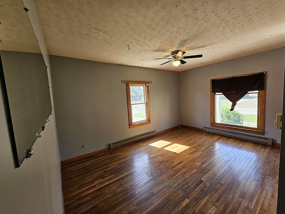 201 S Hickory St, Galatia, IL 62935 Zillow