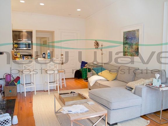 2nd image of 379 Commonwealth Ave #17