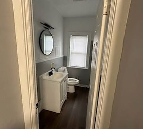 4th image of 890 Whittier Ave #2