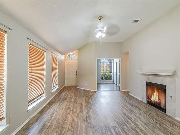 4th image of 627 Las Brisas Dr