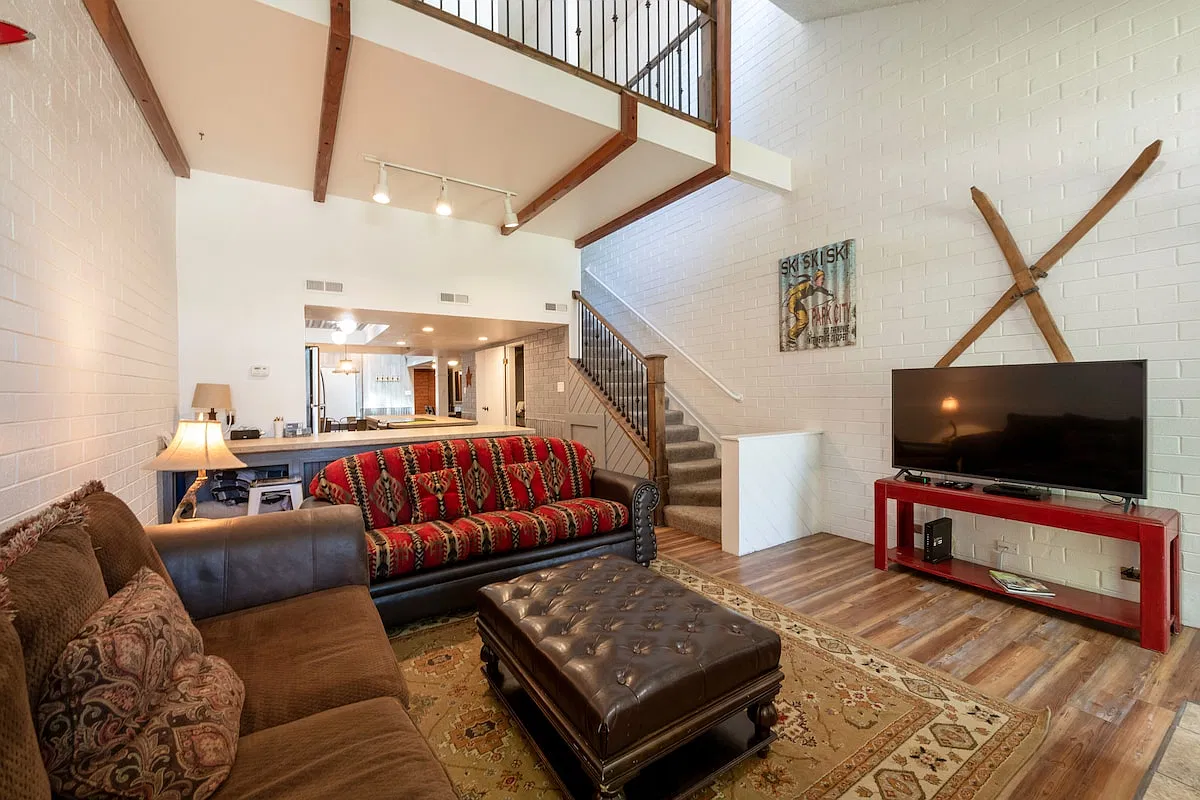 2 bed, 2.5 bath, 1708 sqft, $4,200 — Photo 4