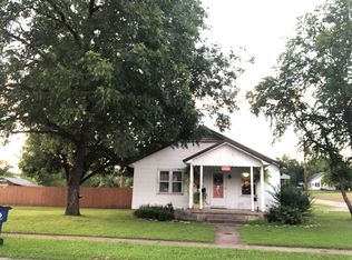 921 E 9th St, Pawhuska, OK 74056