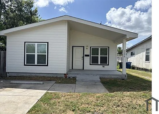 3 bed, $1,796 — Photo 1