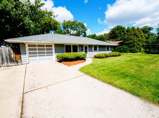 563 California Ave, Aurora, IL 60506