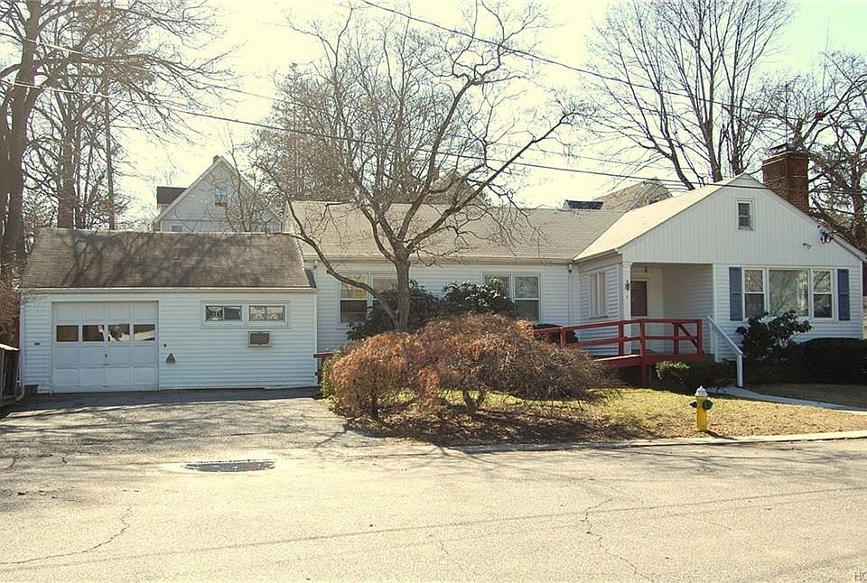 1st image of 4 Maplewood Dr