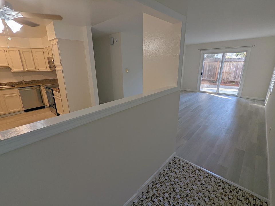 1st image of 334 Grand Blvd #1