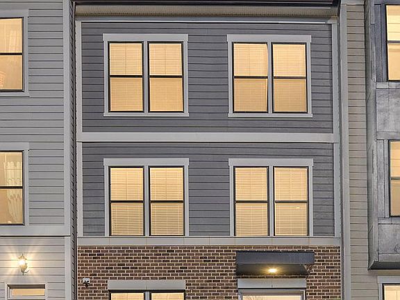 3rd image of 111 Kinross Ln
