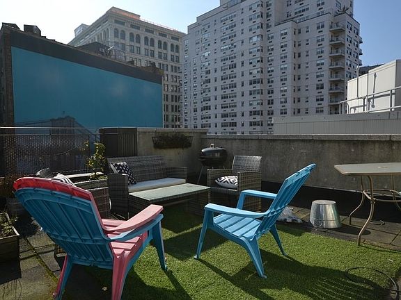 5th image of 85 E 10th St APT 6N