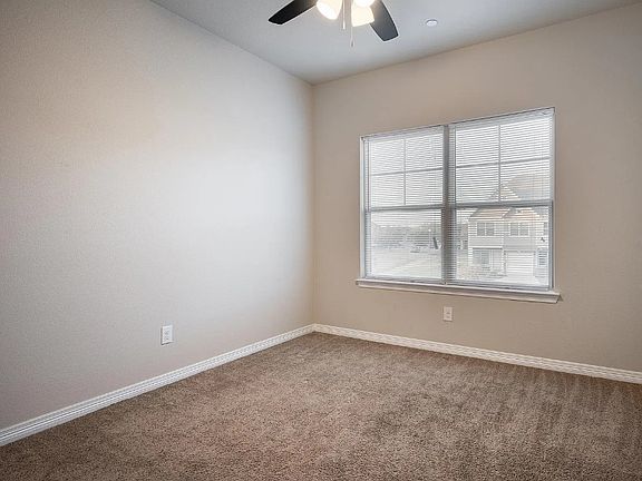 2nd image of 2709 Vine Ct #2709