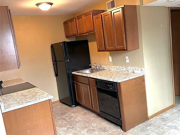 3rd image of 5 Sarpy Rd APT D